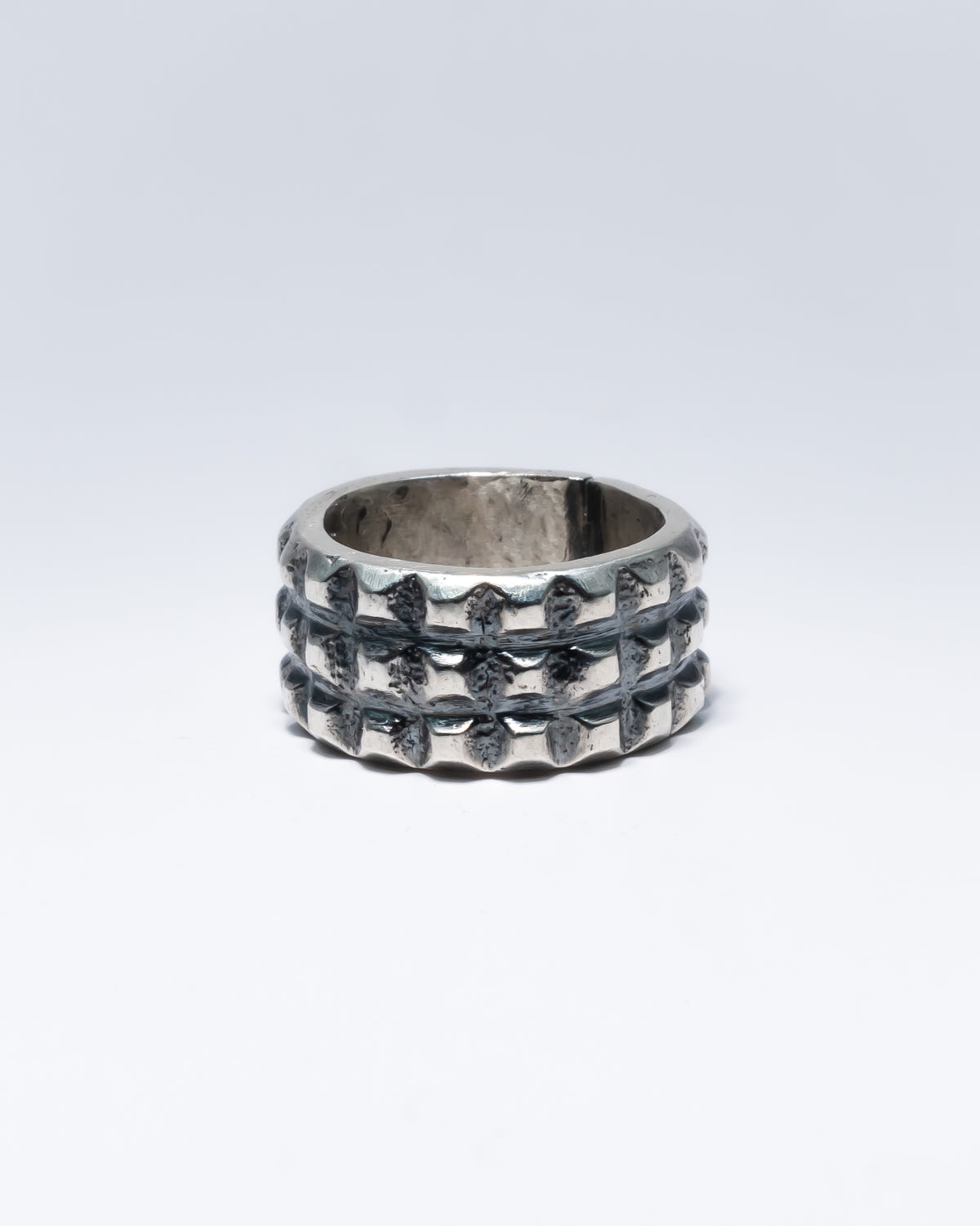 3R Stud Ring